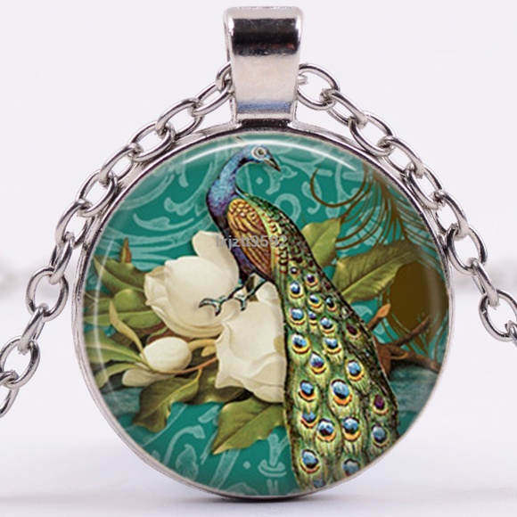 Jewelry - Necklace- NEW- Peacock Feather Bird